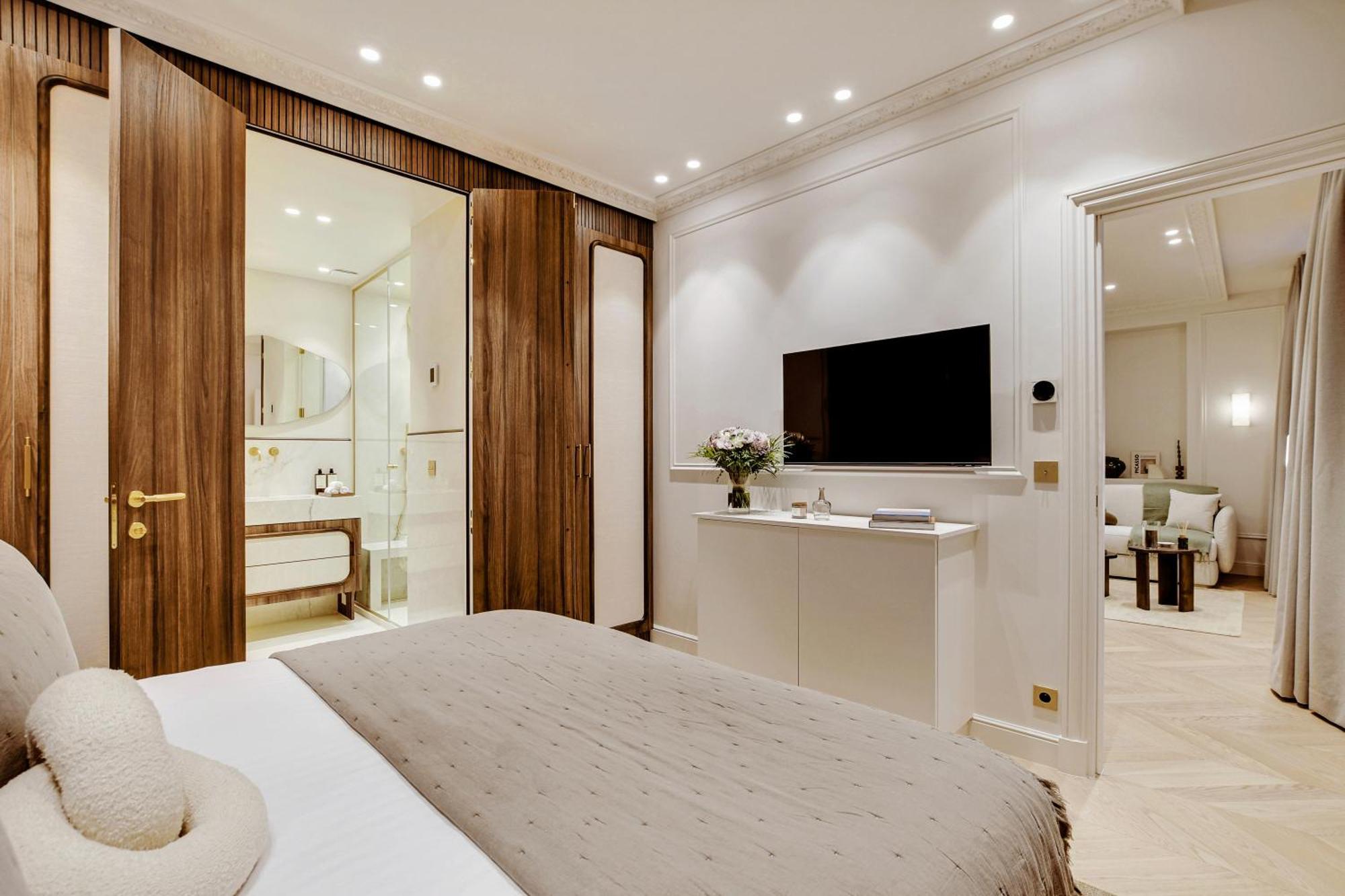 Maison Galante's With Services In Louvre - Rue Des Dechargeurs