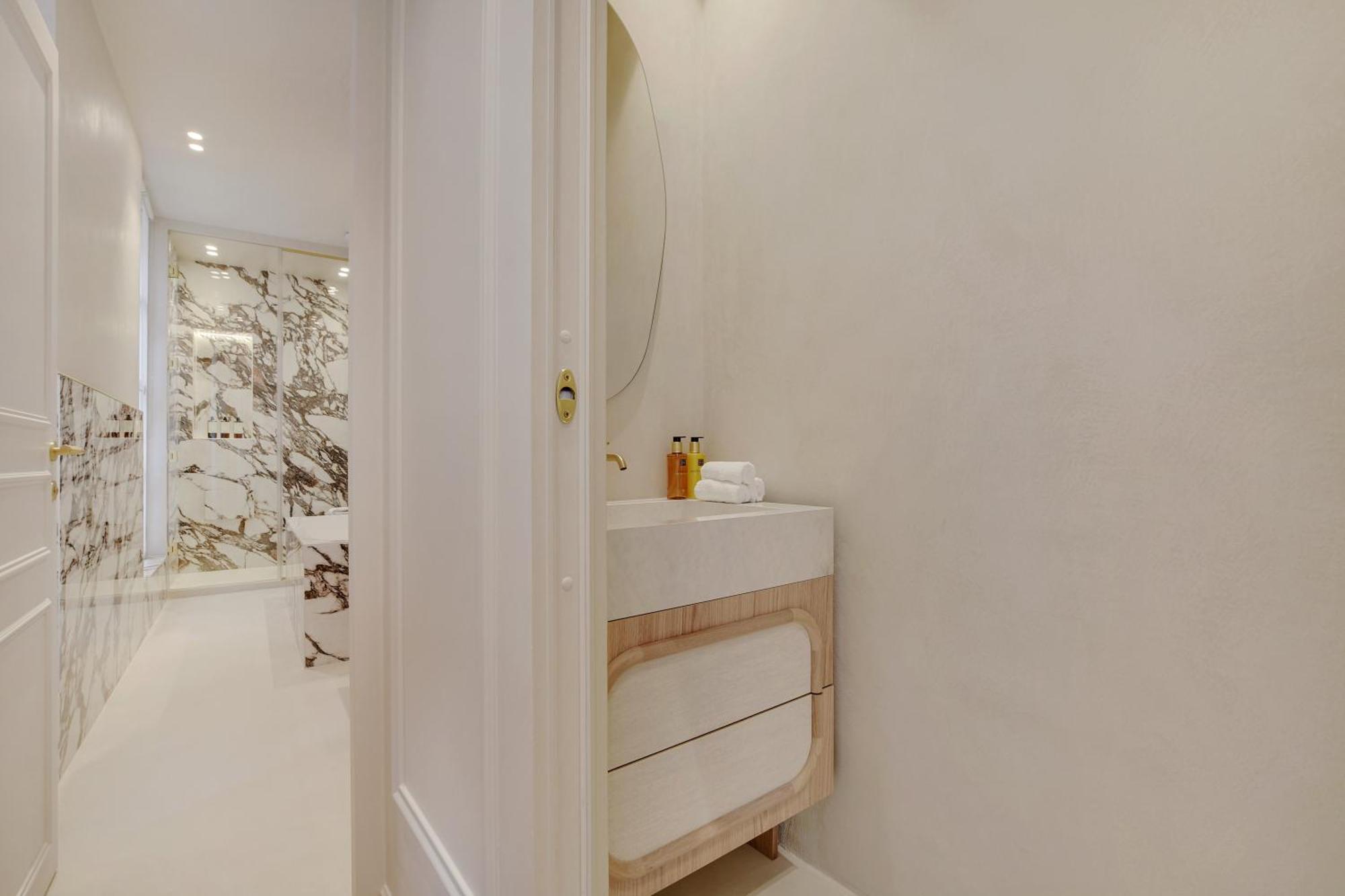 Maison Galante's With Services In Louvre - Rue Des Dechargeurs Apartment *