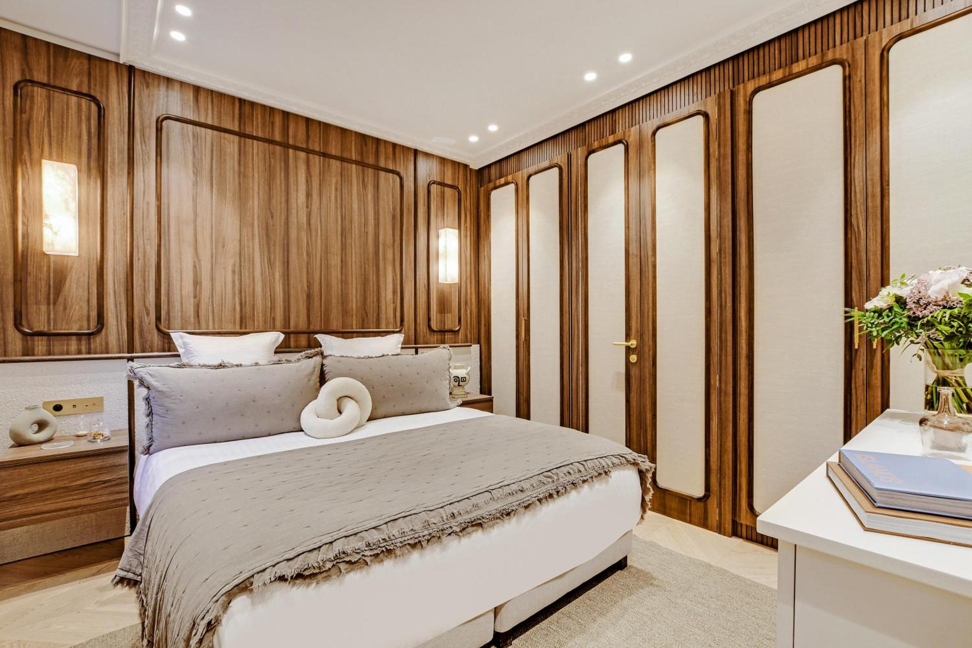 Maison Galante's With Services In Louvre - Rue Des Dechargeurs