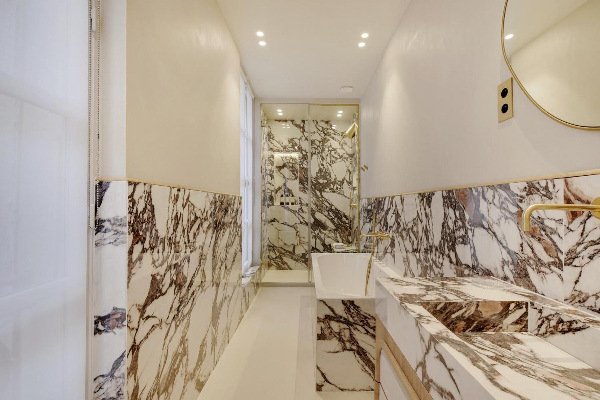 Maison Galante's With Services In Louvre - Rue Des Dechargeurs Paris