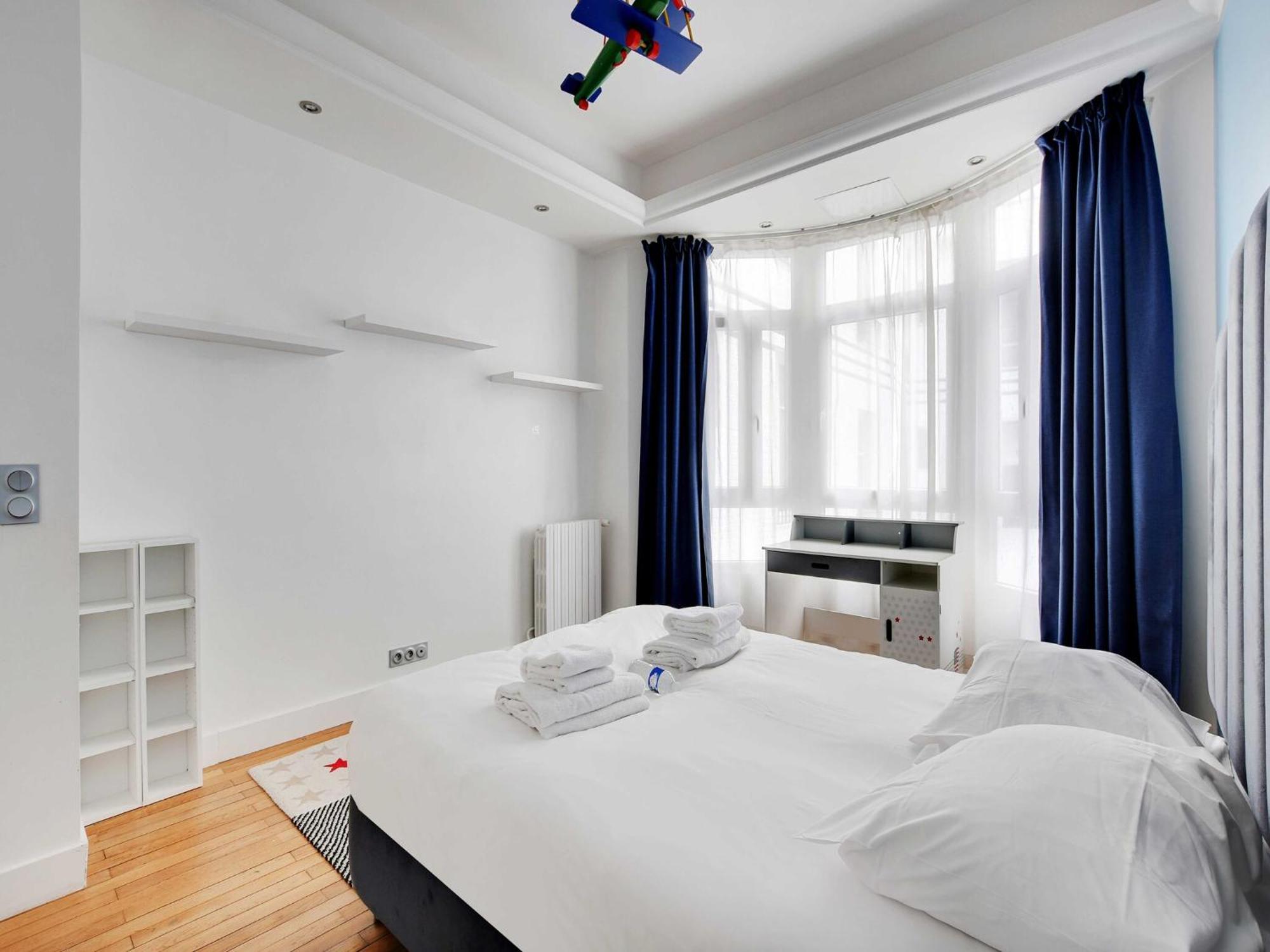 Sophisticated Appt 4 Bdr 8p - 17e Porte D'asnieres Apartment
