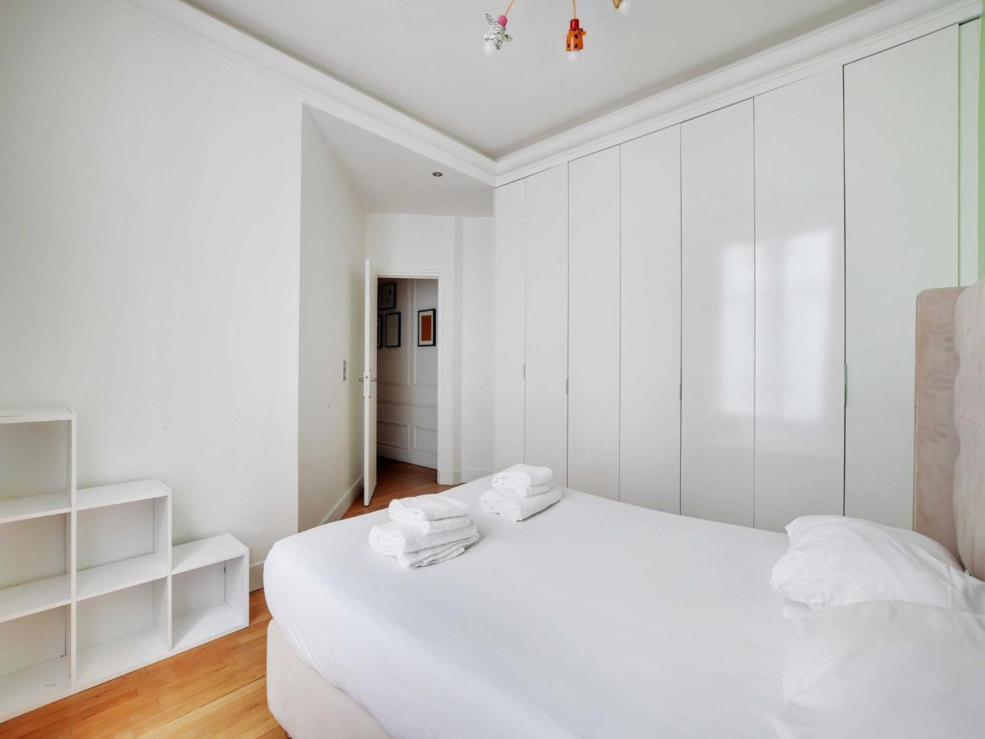 Sophisticated Appt 4 Bdr 8p - 17e Porte D'asnieres Paris