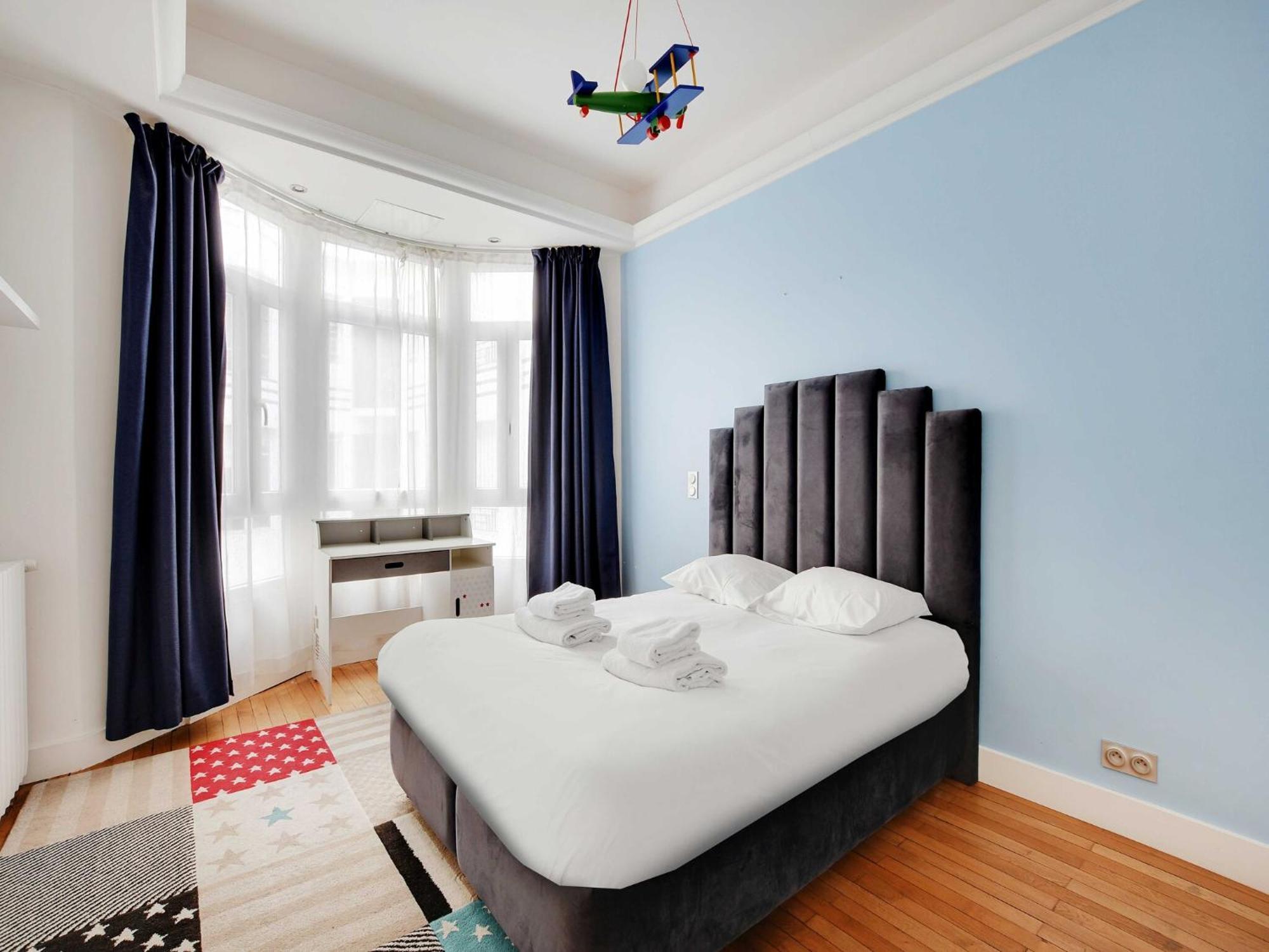 Sophisticated Appt 4 Bdr 8p - 17e Porte D'asnieres Apartment