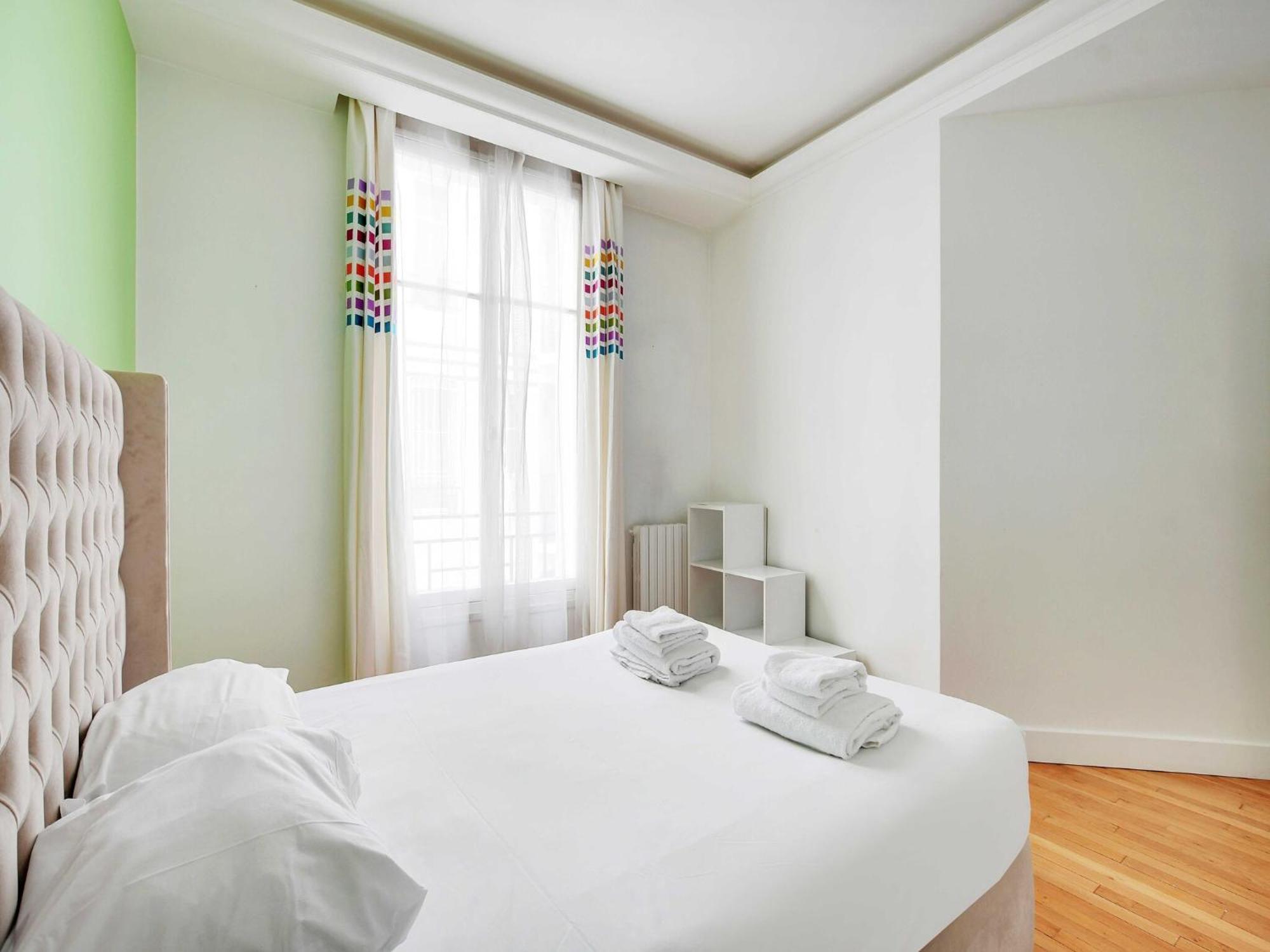 Apartment Sophisticated Appt 4 Bdr 8p - 17e Porte D'asnieres *