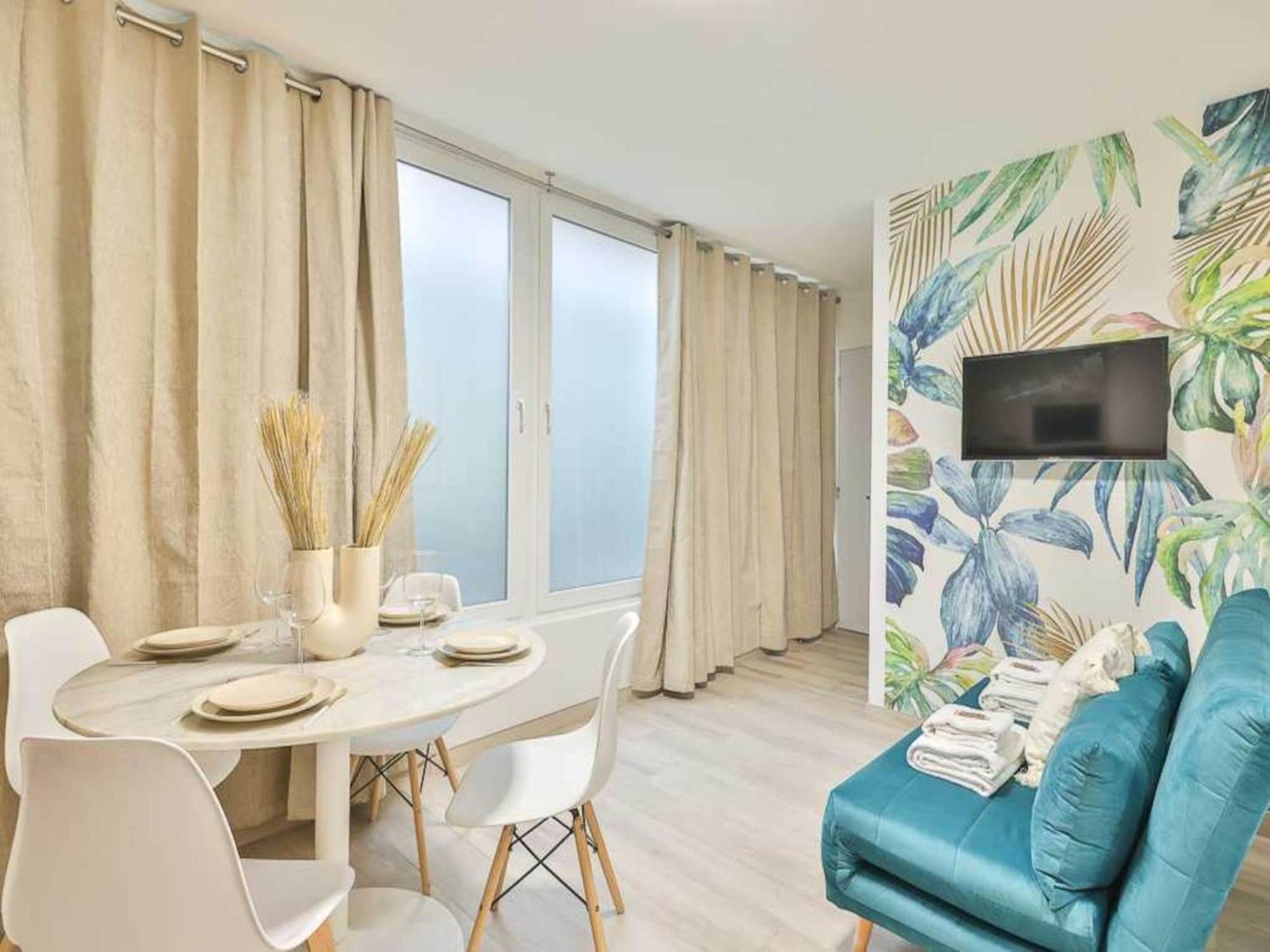 Newly Renovated Canal De L'ourq Apartment