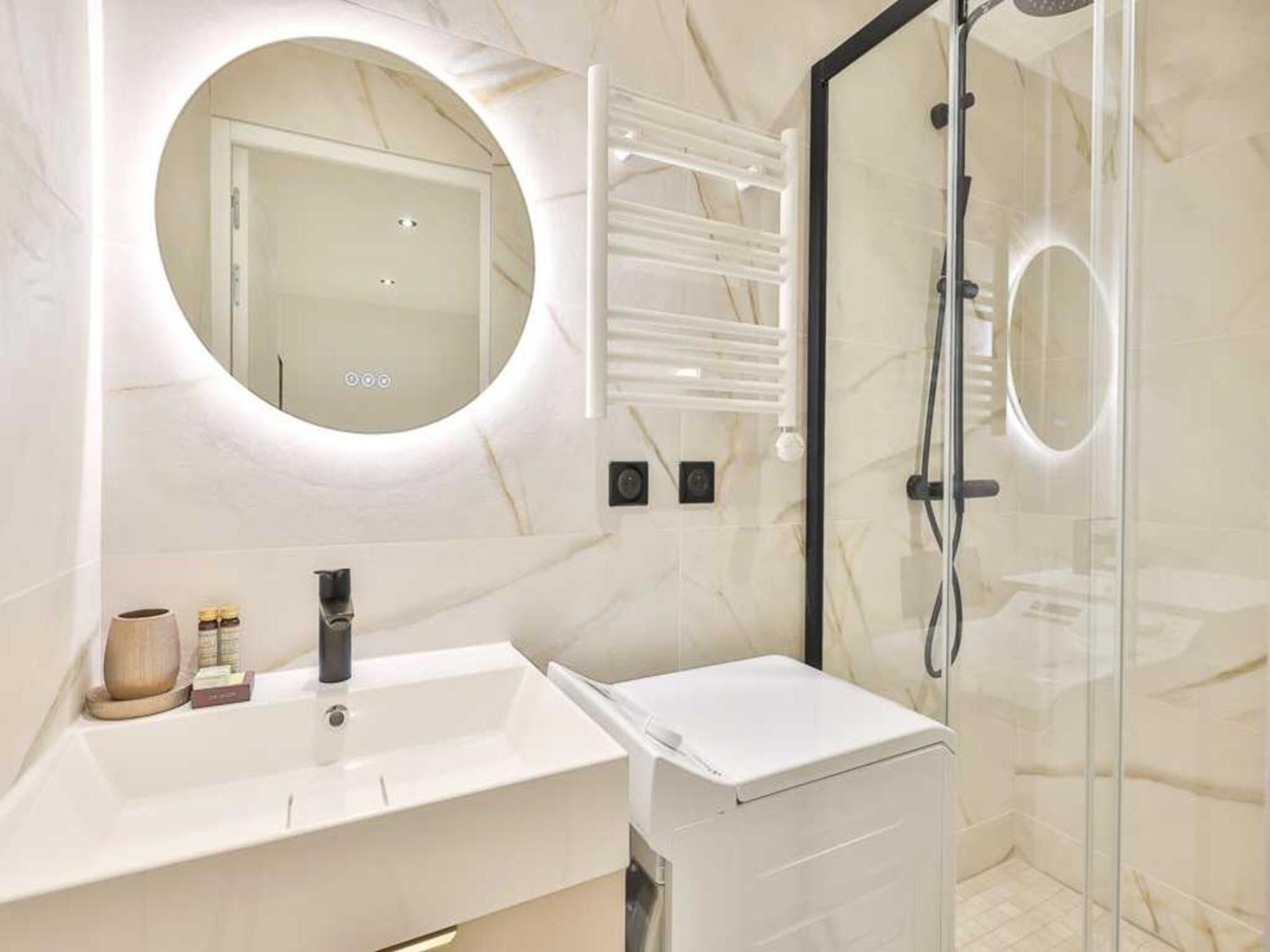 Newly Renovated Canal De L'ourq Apartment Paris