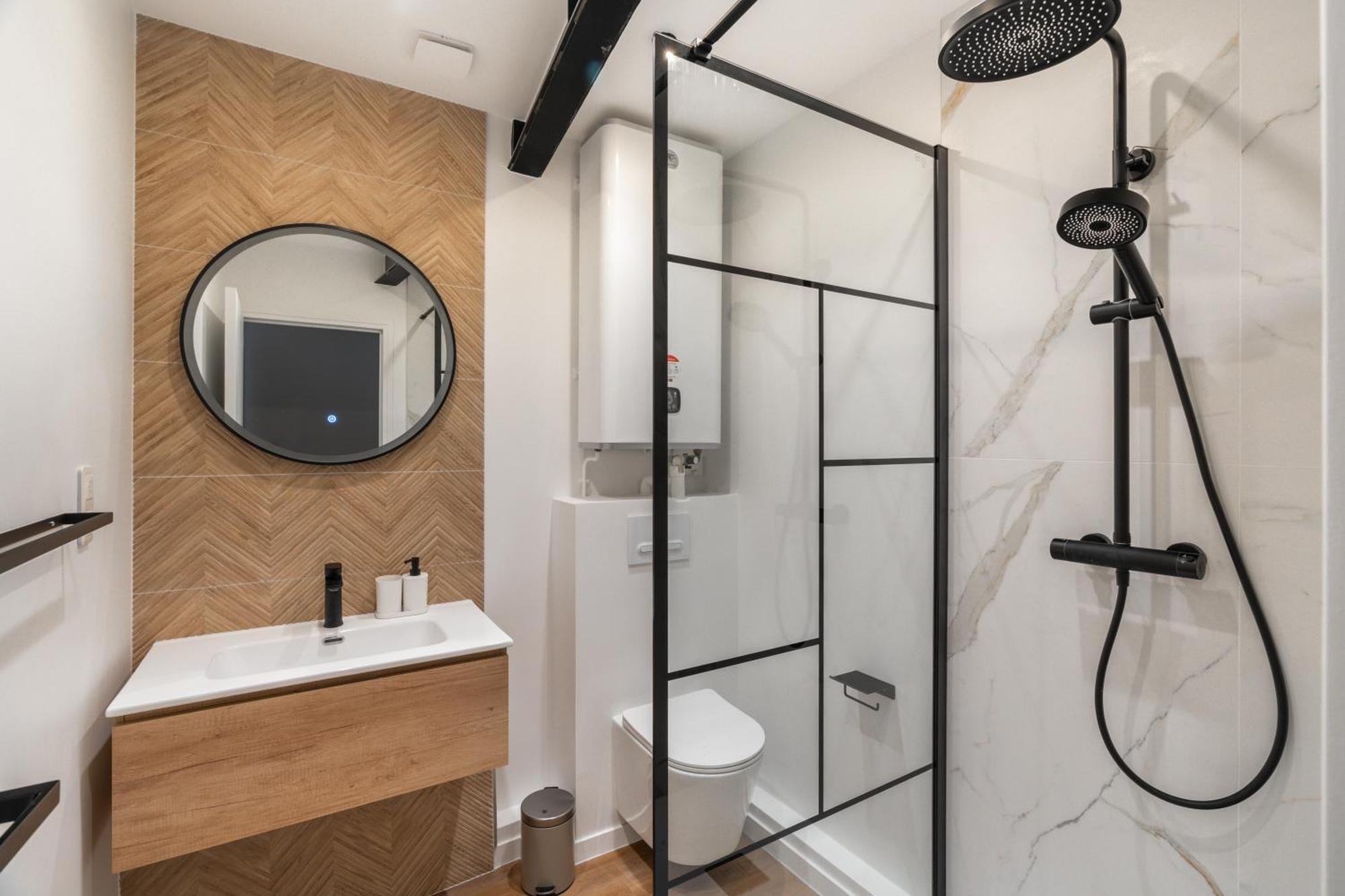 Apartment Stunning New In *
