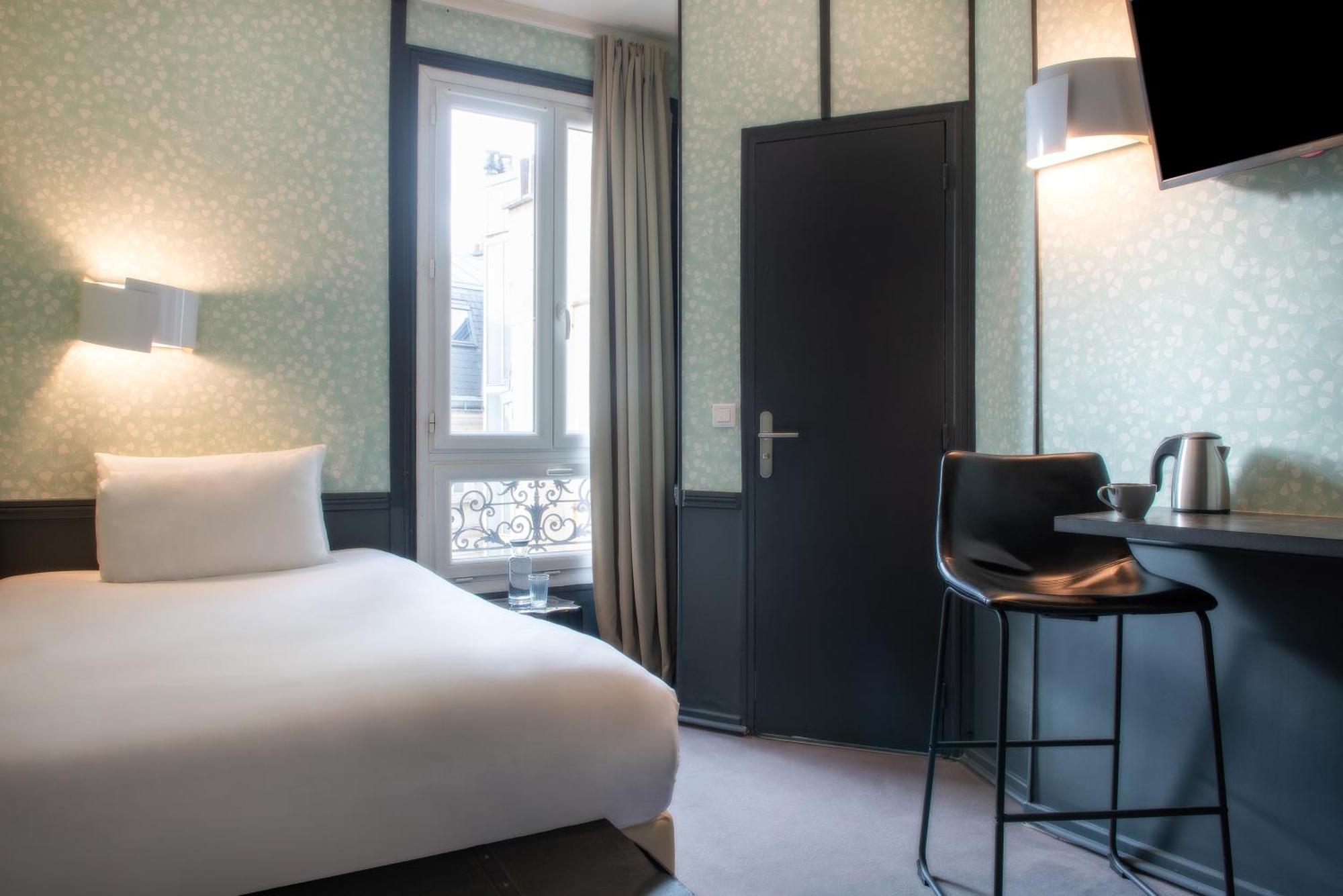 Avama Prony Hotel