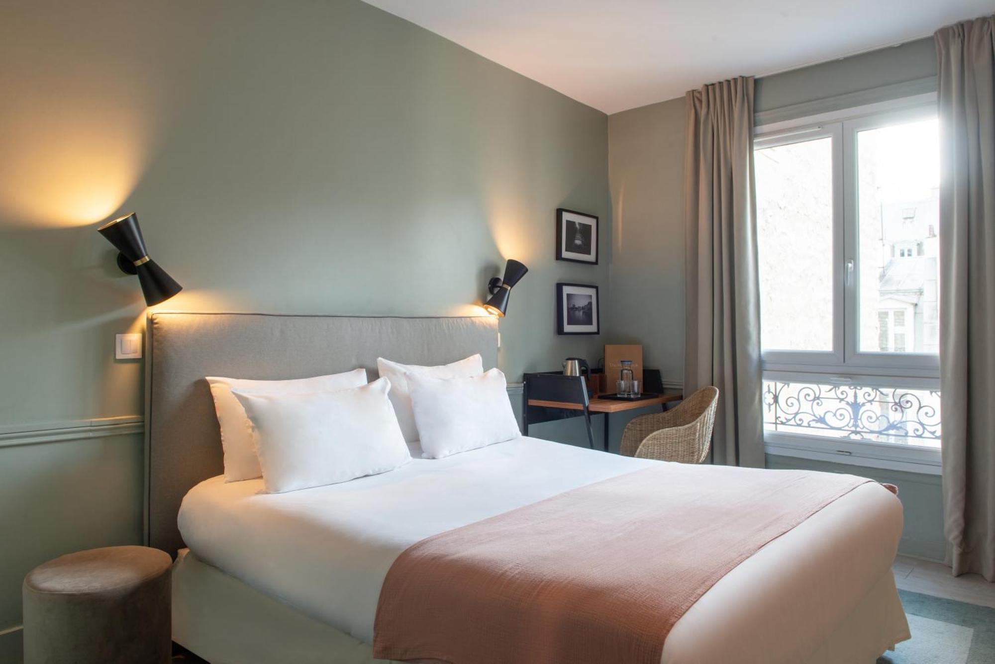 Avama Prony Hotel 3*