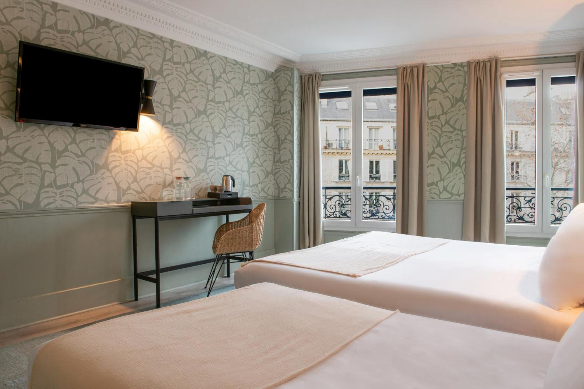 Avama Prony Paris