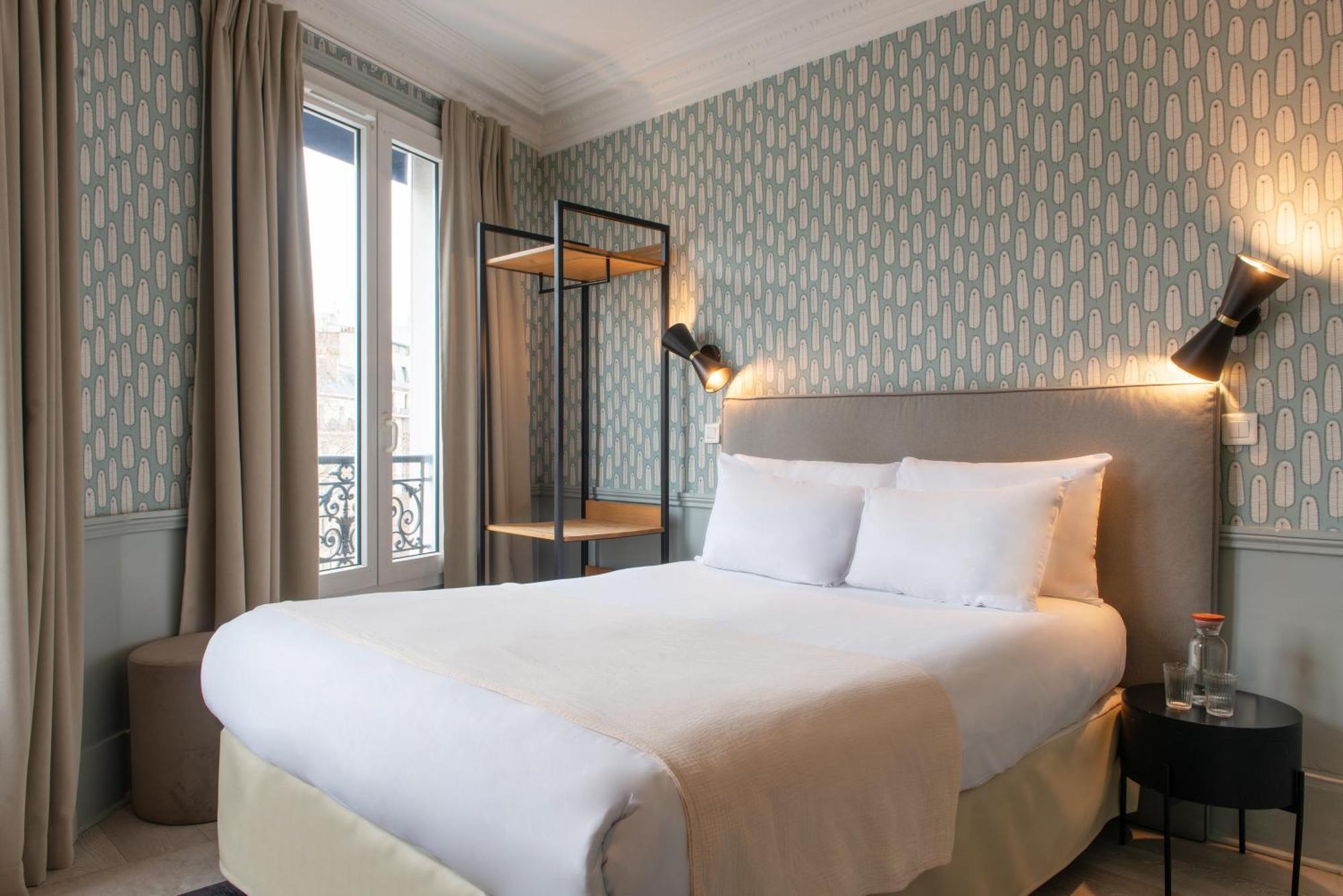 Avama Prony Paris