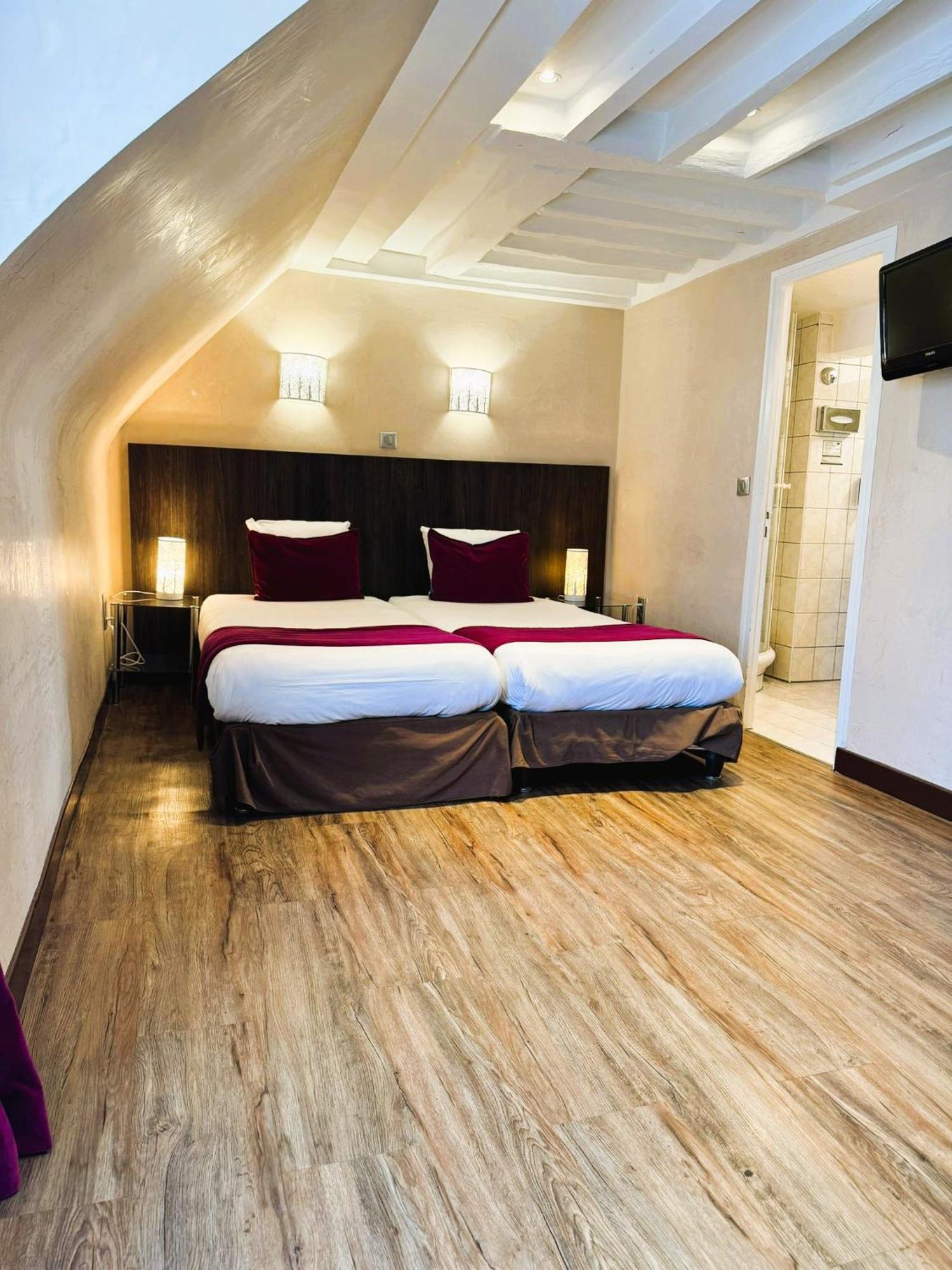 Pax Opéra Hotel 3*