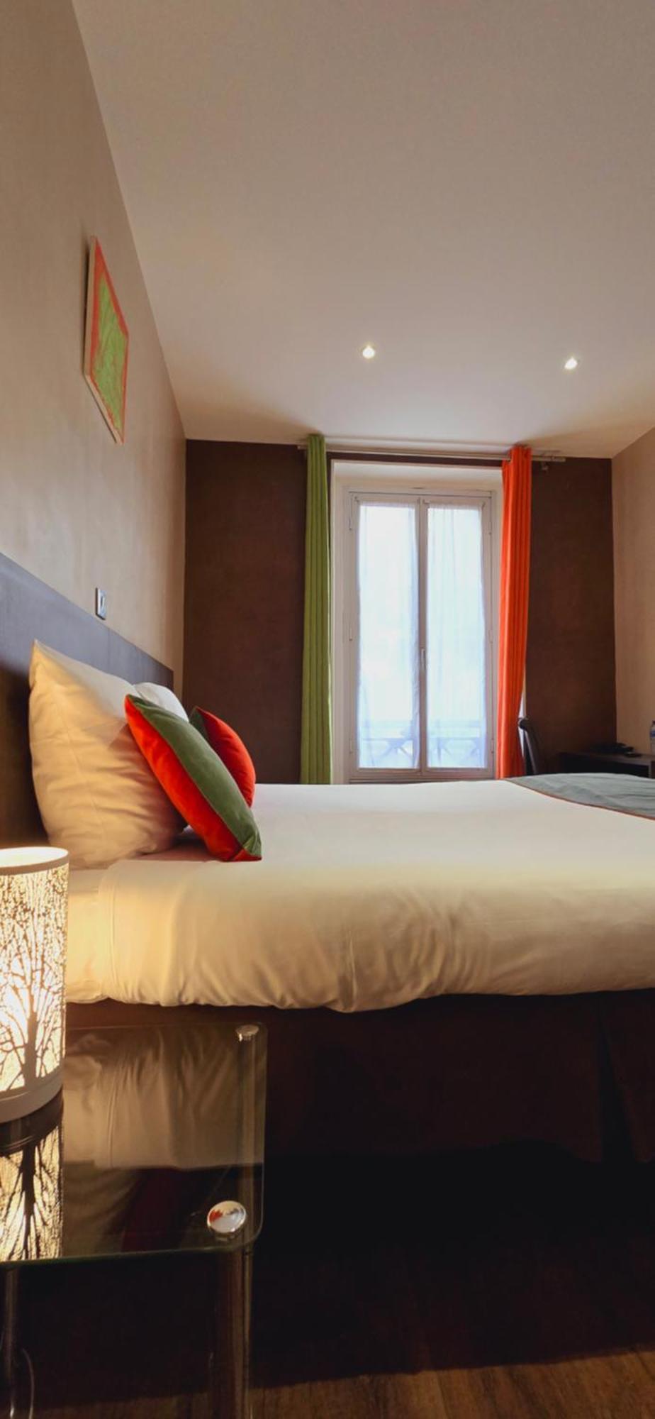 Hotel Pax Opéra 3*