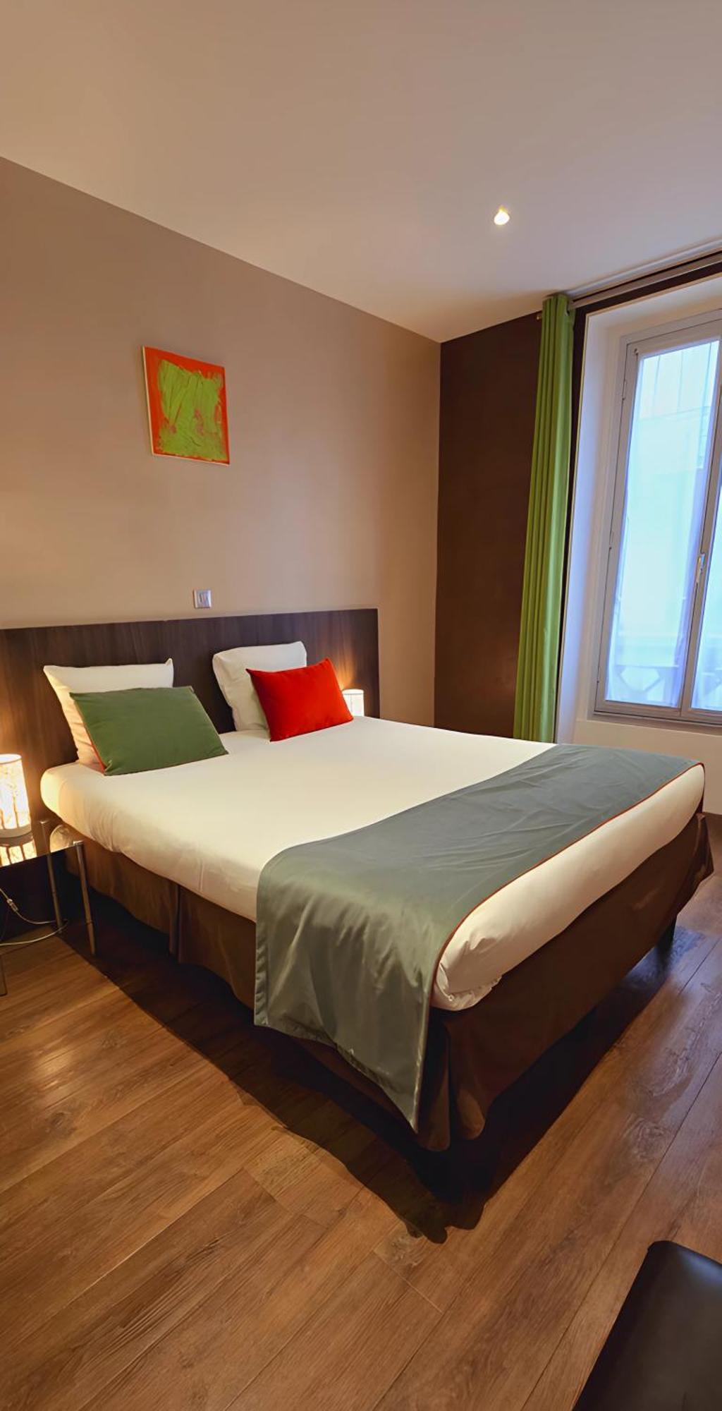 Pax Opéra Hotel 3*