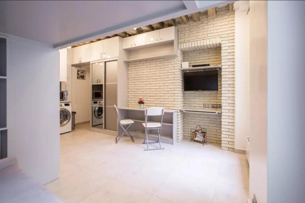 501 Simon - Superb Marais District *