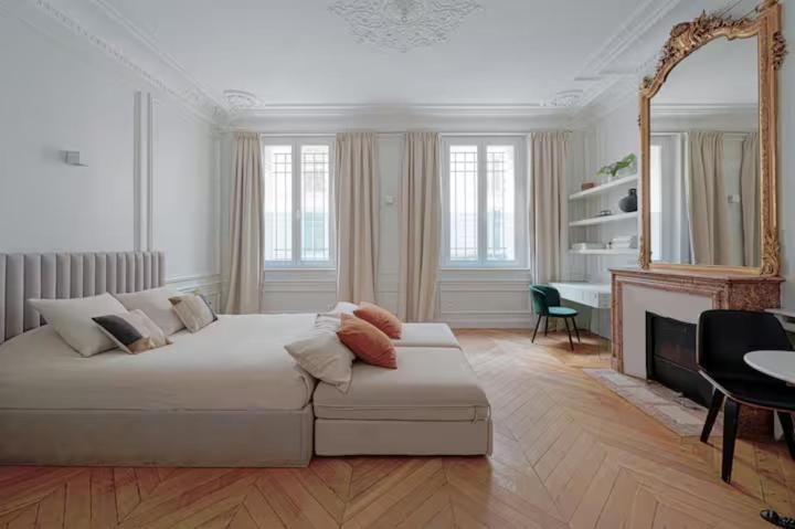 Avenue Des Champs-elysees Apartment