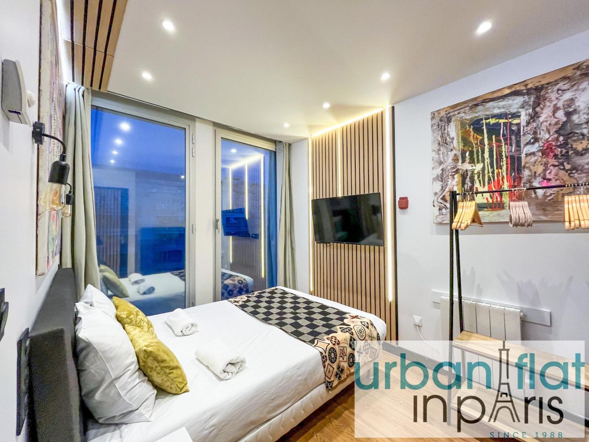 Urban Flat 129 - Art Champs-elysees Apartment Paris