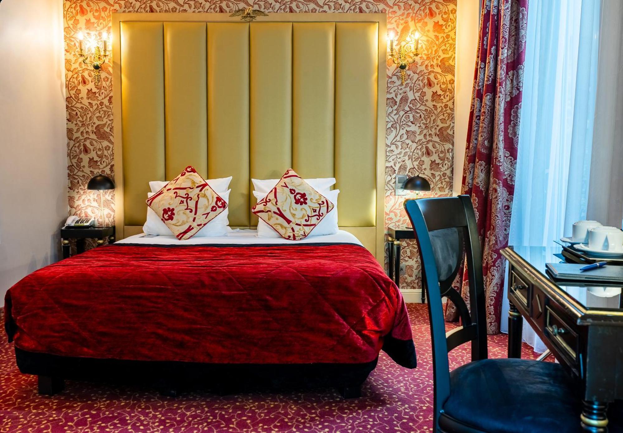 De L'empereur By Malone 3* Paris