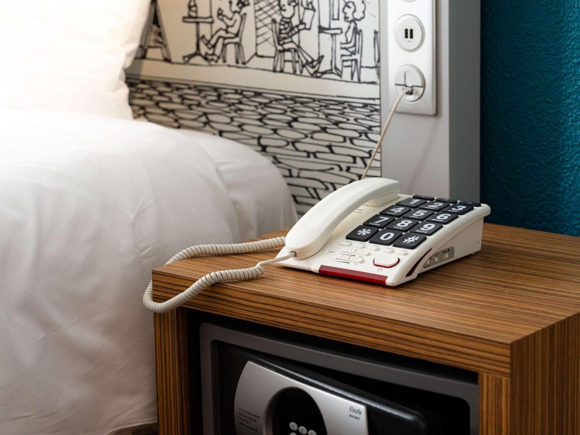 Hotel Mercure Gare Montparnasse 4*