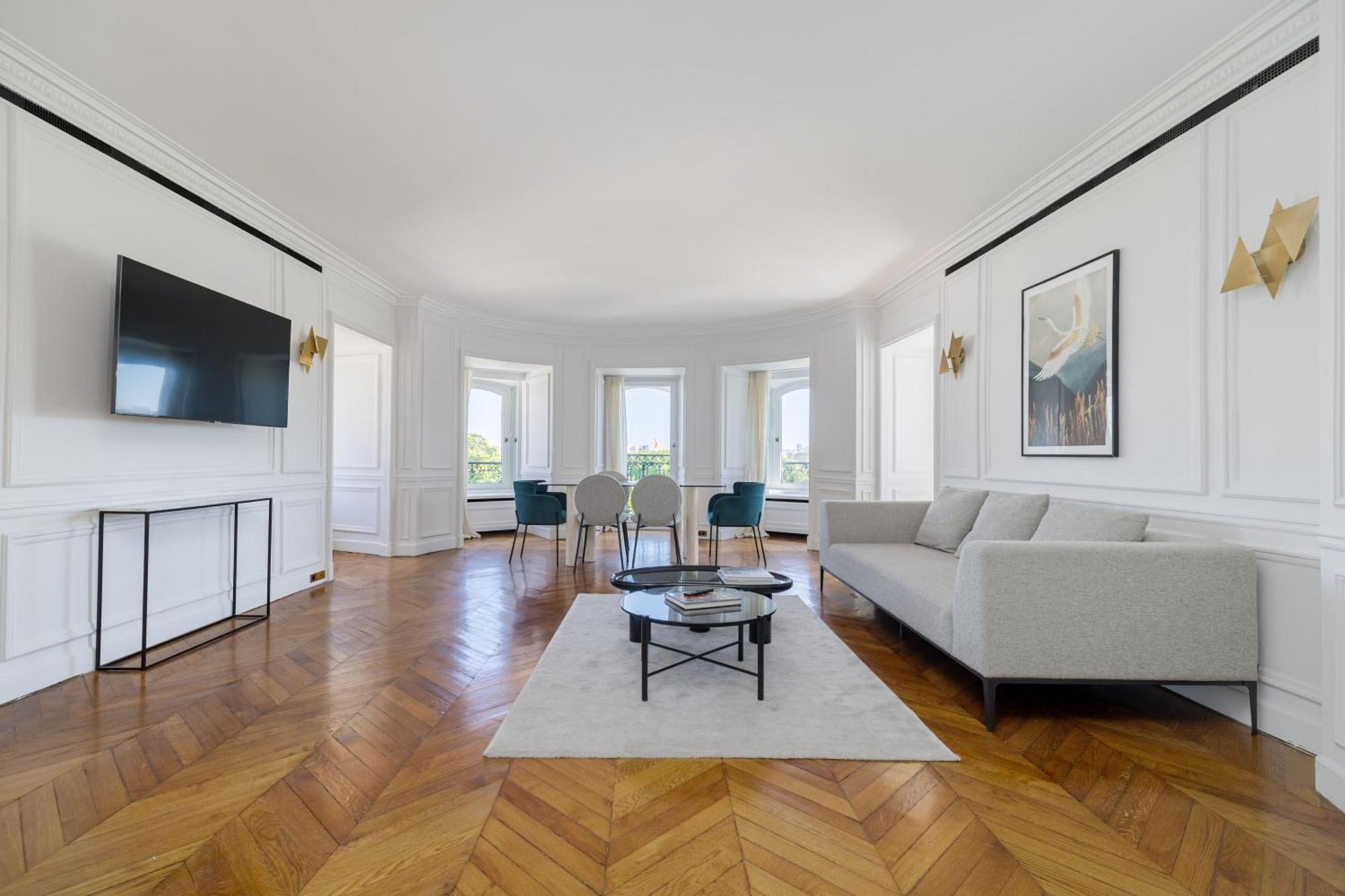 Luxury - Avenue Montaigne Apartment Paris