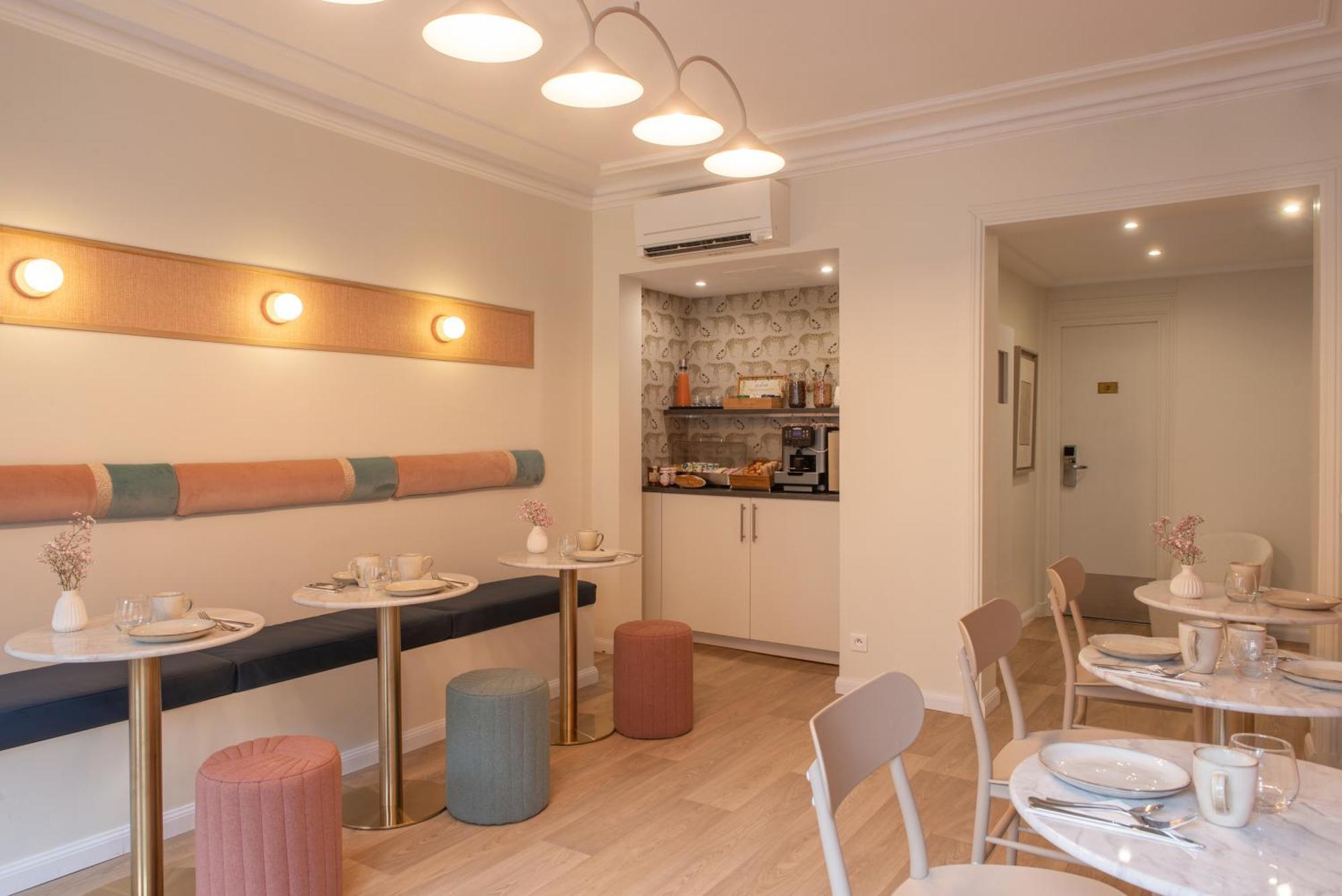 Avama Prony Hotel