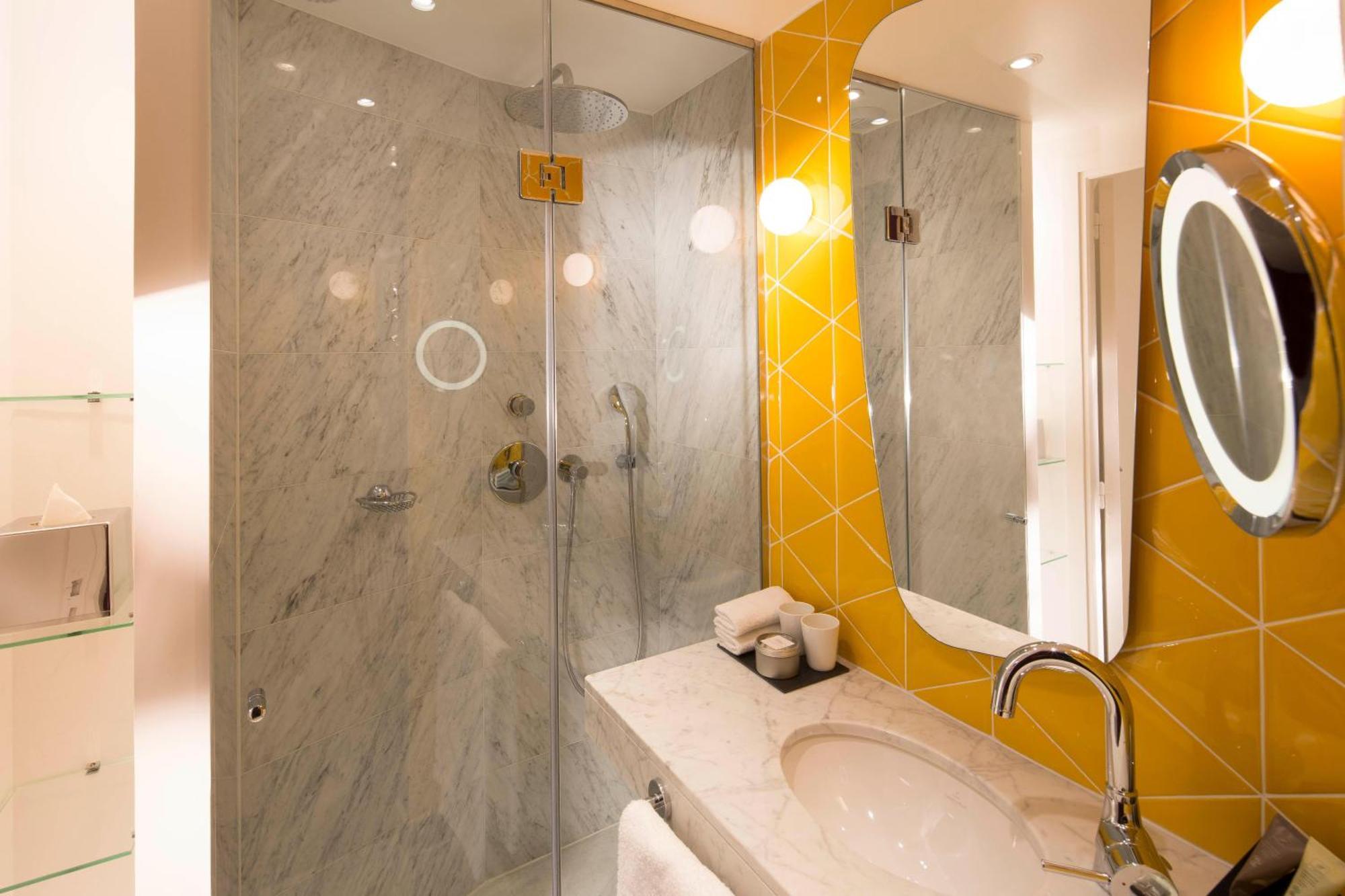 Artus 4* Paris