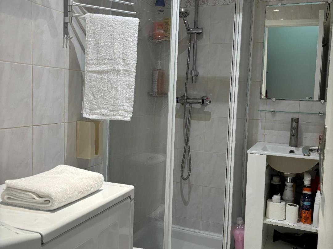Centre Villeopera, Gare St Lazare , Cozy Apartment