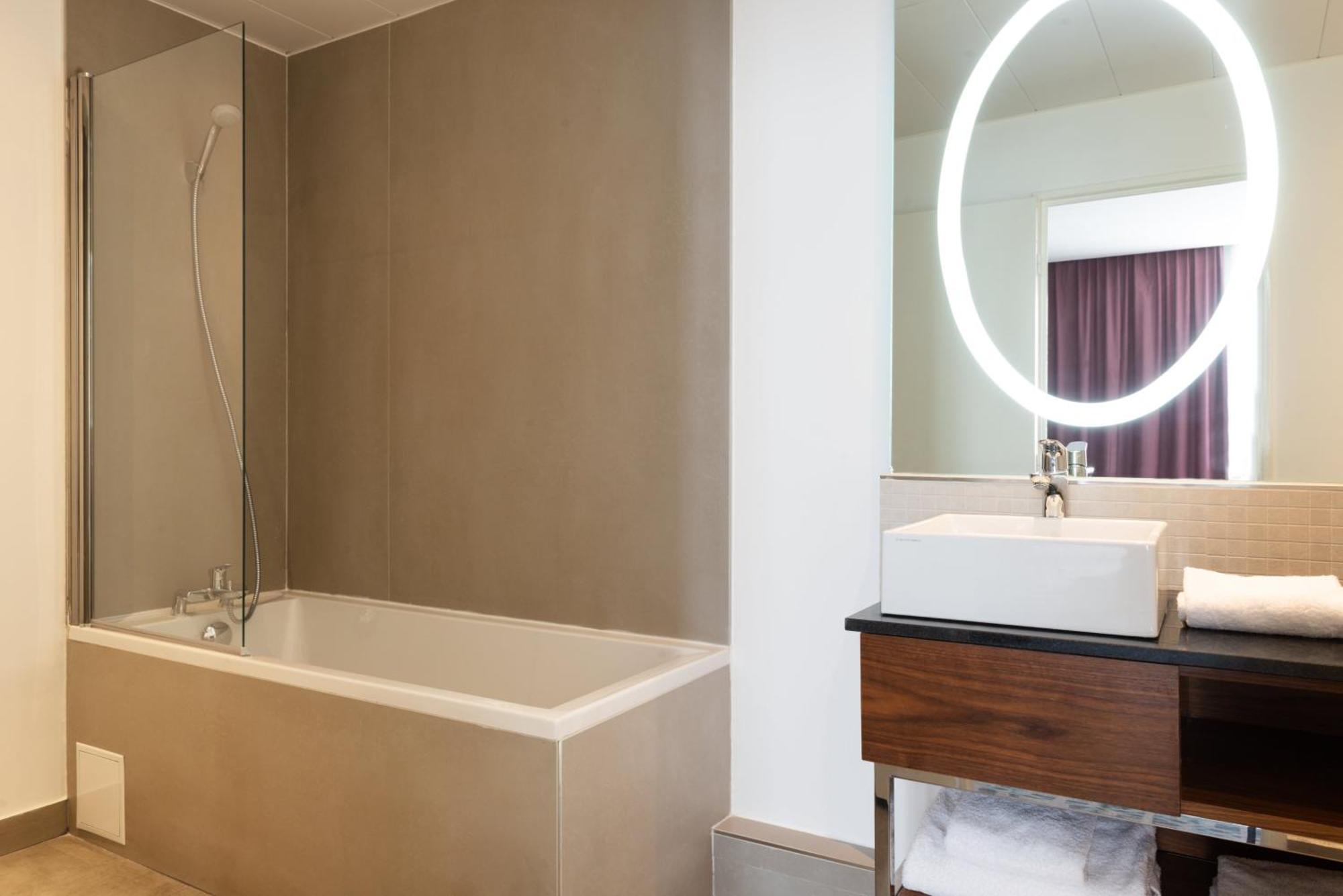 Crowne Plaza République, An Ihg Paris