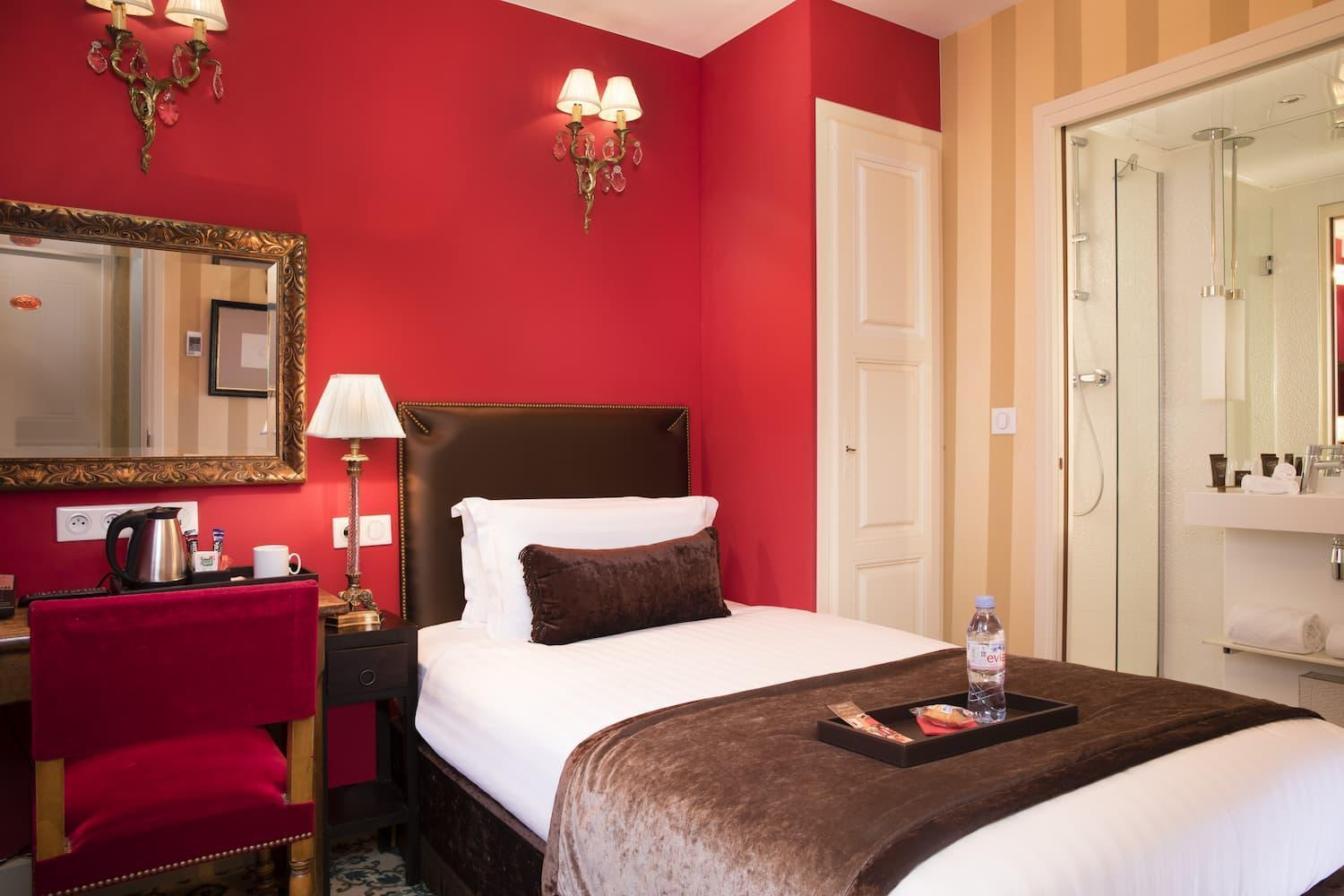 Des Deux Continents Hotel 3*