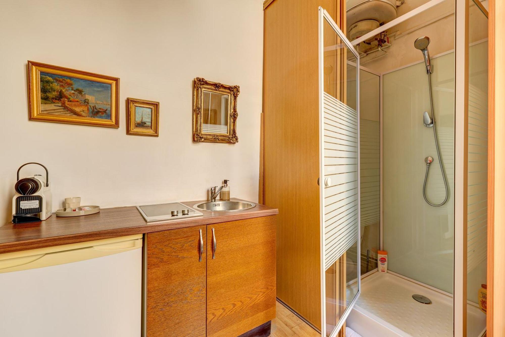 Small Luxurious In The Heart Of Saint Germain Appartement