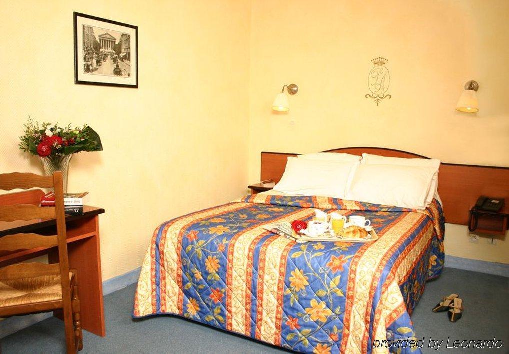 Louvre Hotel 2*
