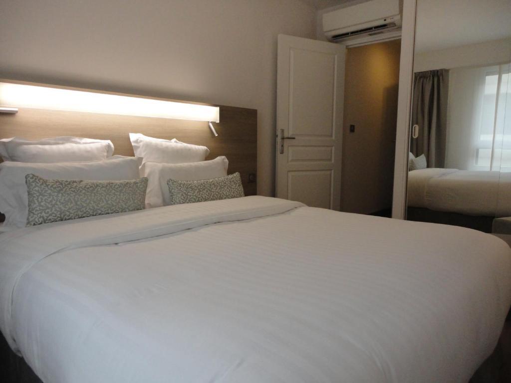 Alma Marceau Paris