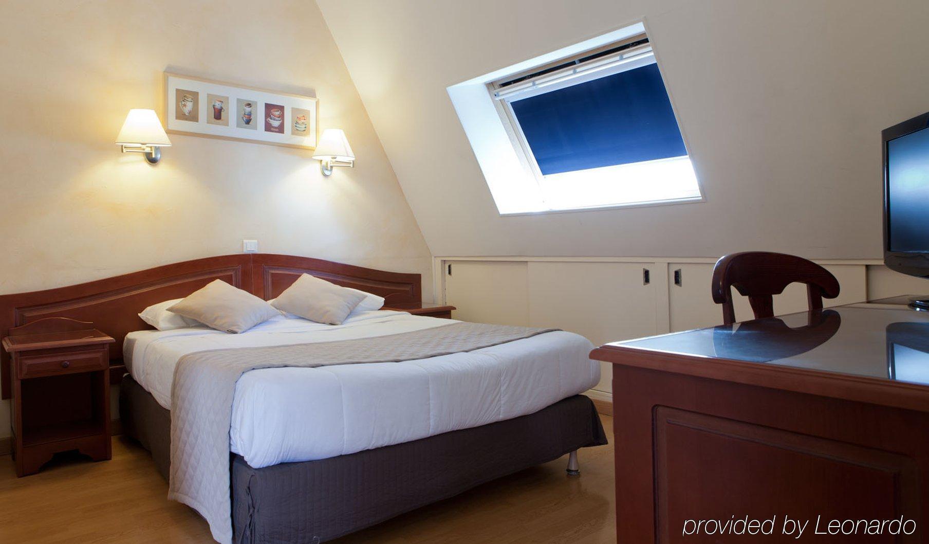 Cosmotel Hotel Paris