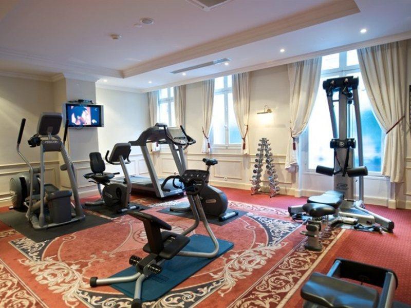 Fraser Le Claridge Champs-elysees