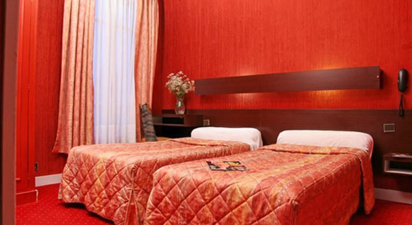 Camelia International 2*