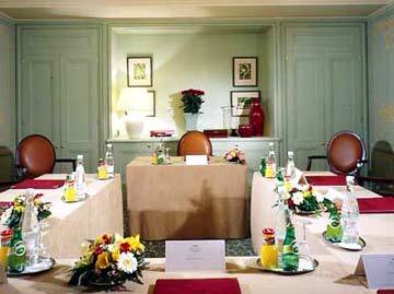 Francois 1er Hotel 4*