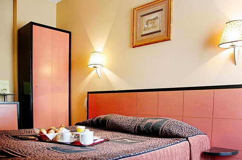 Pavillon Porte De Versailles Hotel 4*
