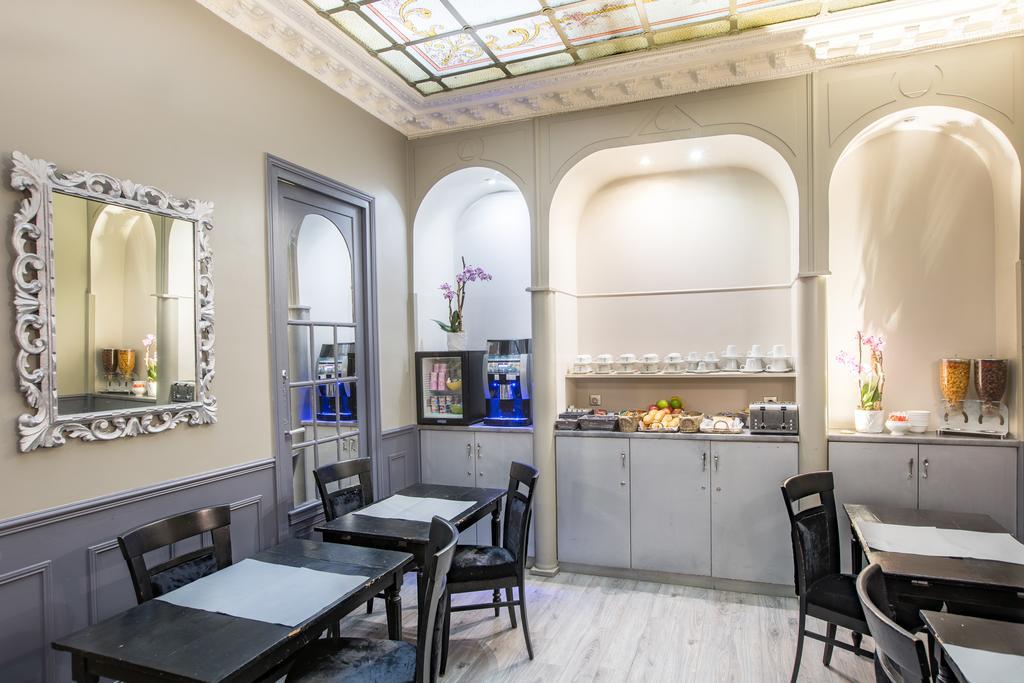 Louvre Hotel