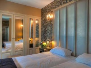 De L'empereur By Malone Hotel