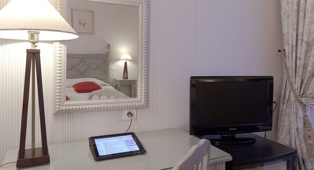 Beaubourg Hotel