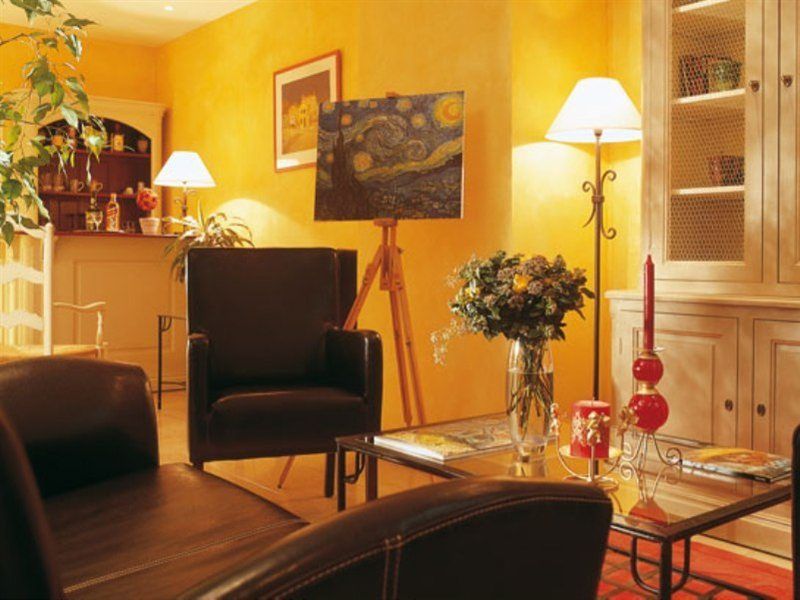 Boheme Hotel