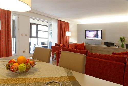 Alma Marceau Aparthotel