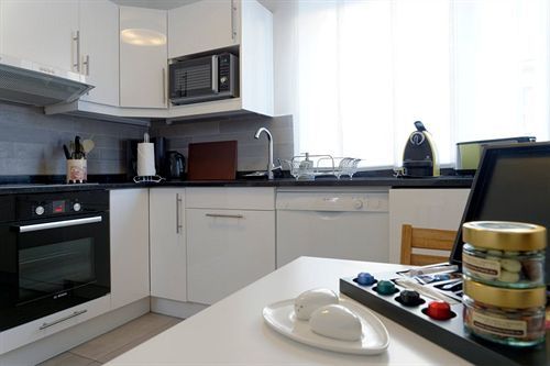 Alma Marceau Aparthotel 4*