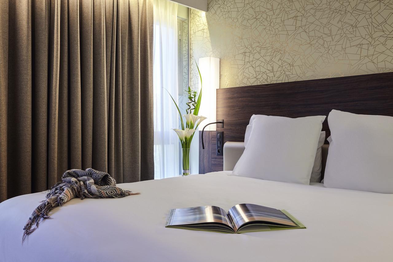 Mercure Arc De Triomphe Etoile Hotel 4*