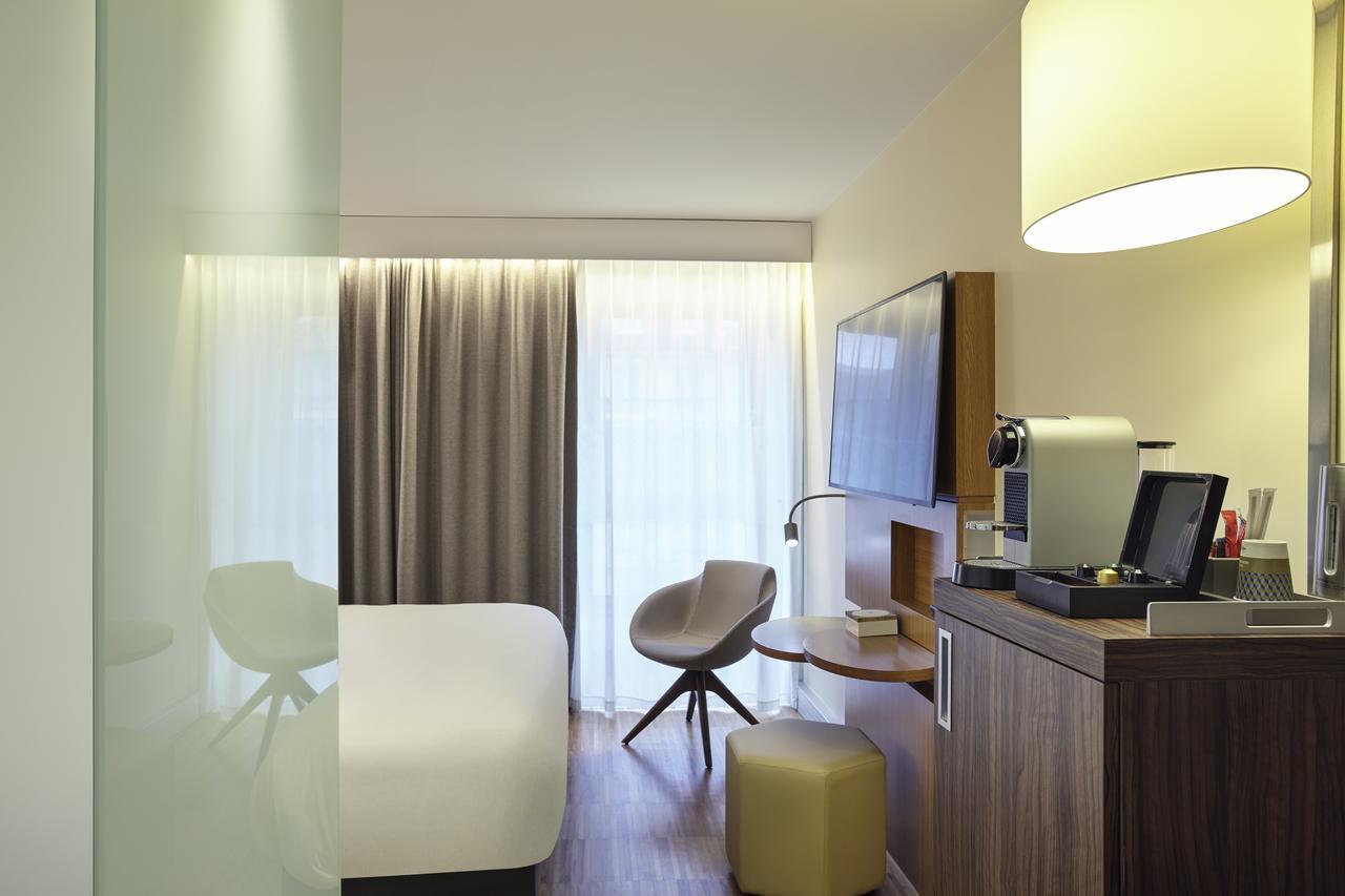 Mercure Arc De Triomphe Etoile Hotel