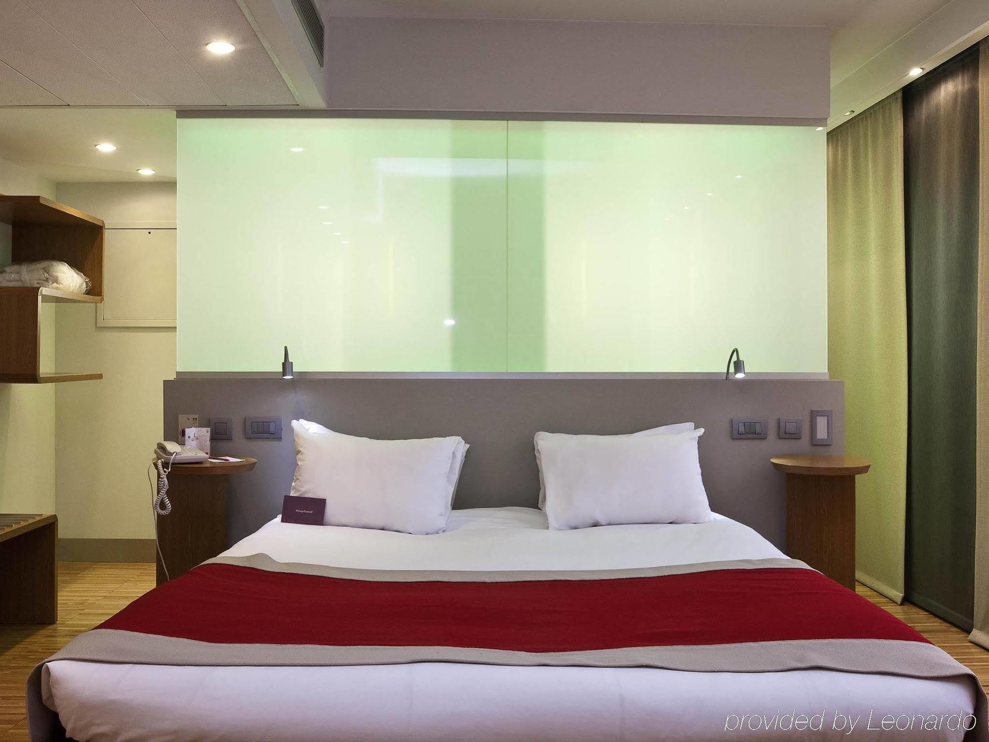 Mercure Arc De Triomphe Etoile Hotel Paris