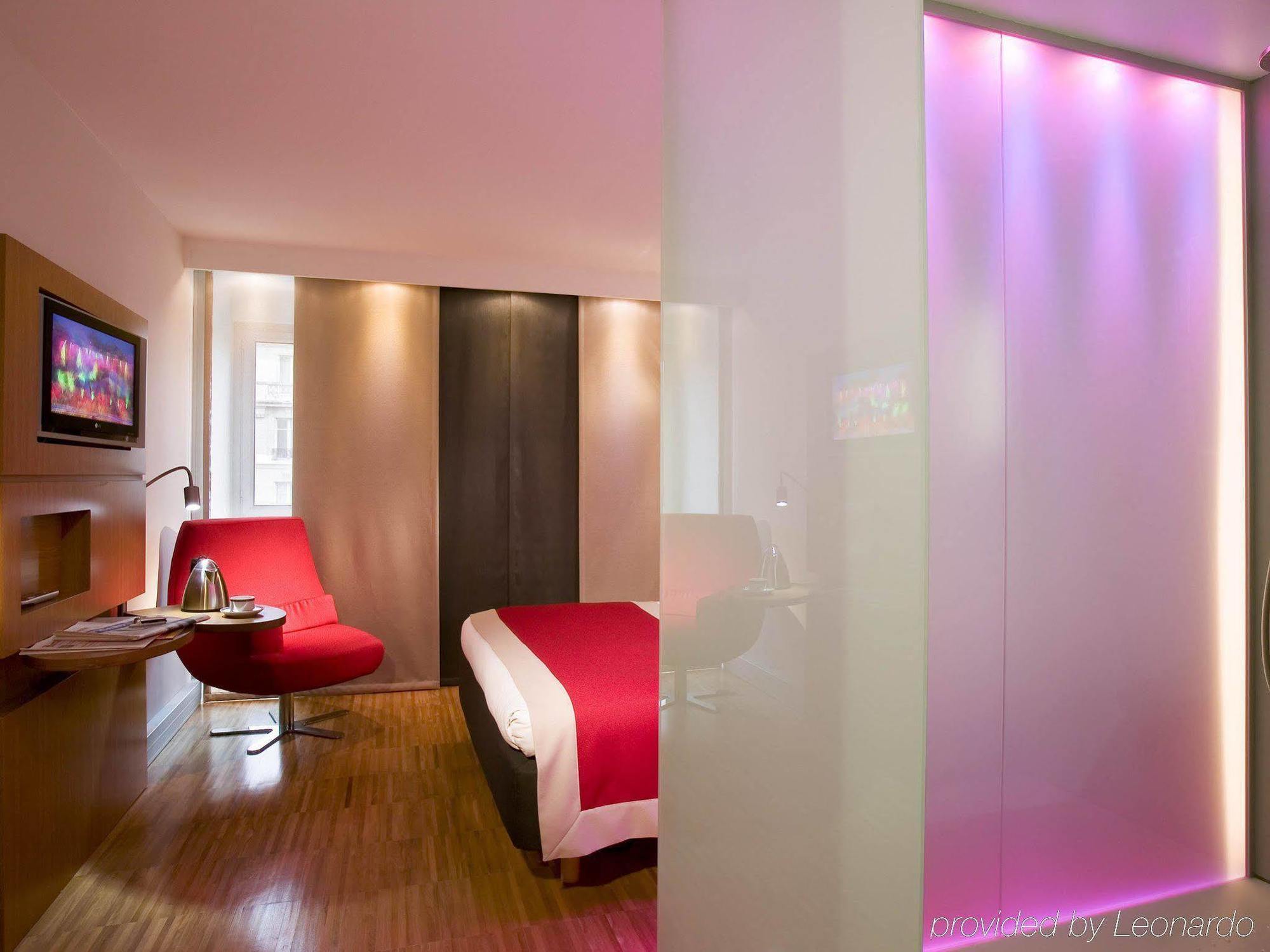 Mercure Arc De Triomphe Etoile Hotel