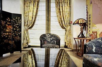 Des Champs-elysees Hotel 4*