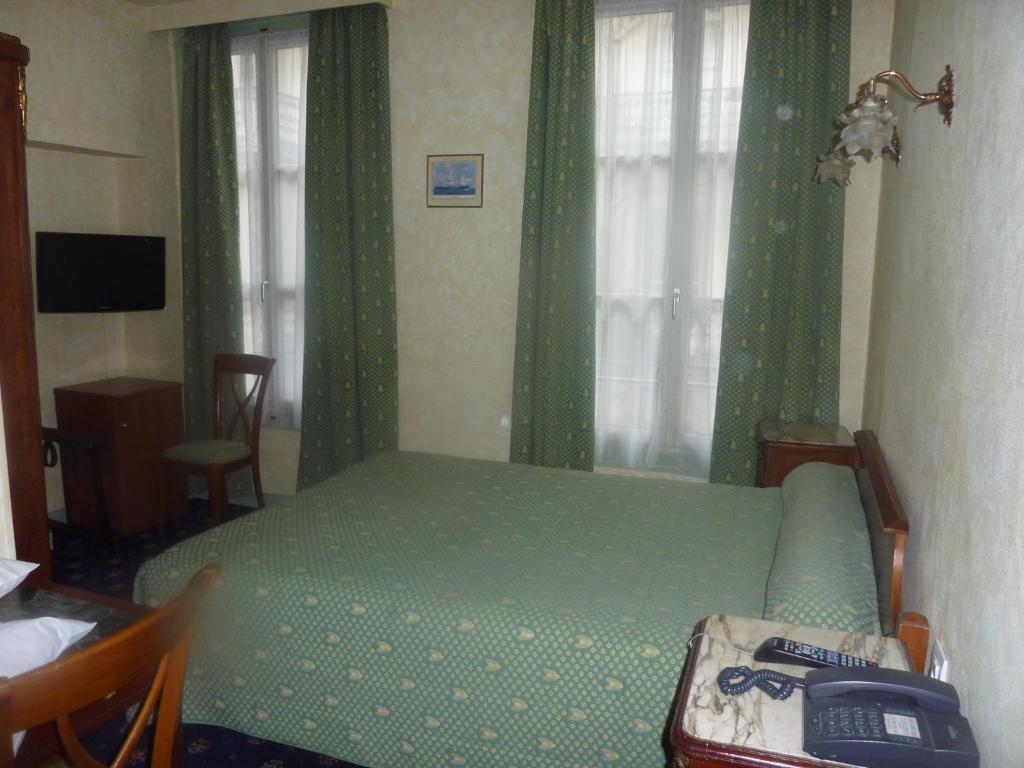 Louvre Hotel