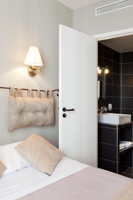 Cosmotel Hotel Paris